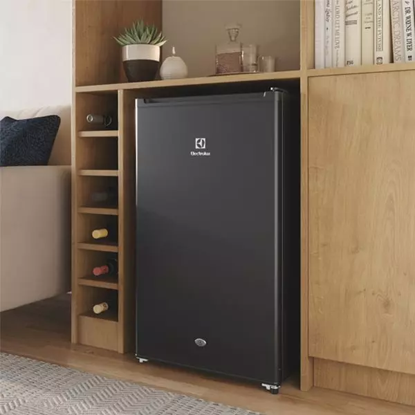 Frigobar Electrolux Premium Negra (ERD090G2HWB) 6